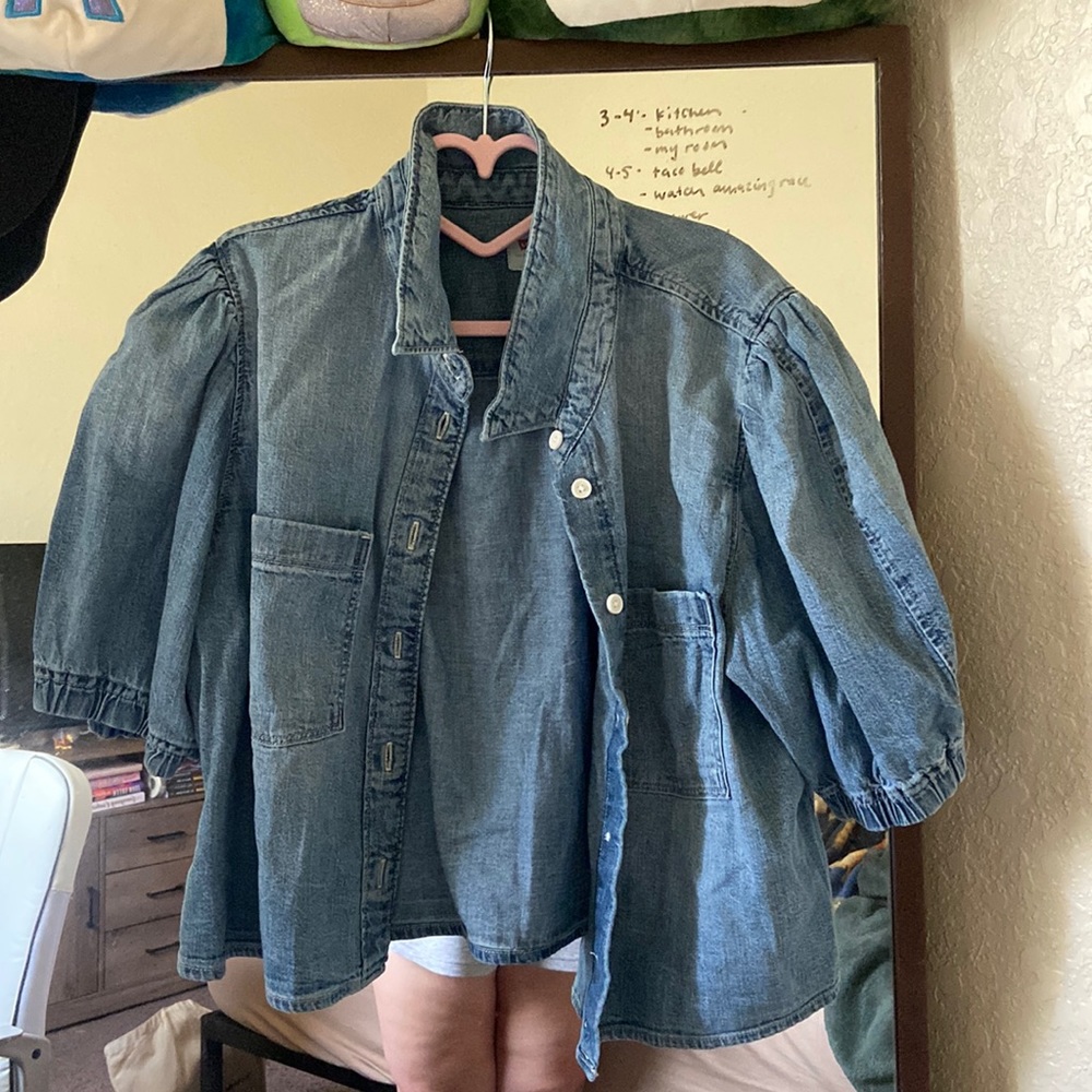 Levi’s Denim Cropped Button Up Puff Sleeves Top